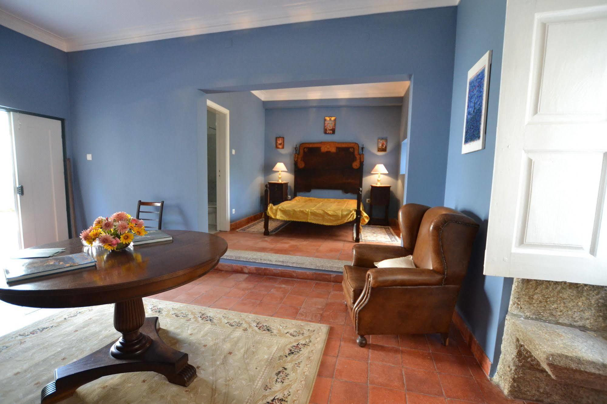 Bed and Breakfast Casa Do Ribeiro Guimarães Esterno foto