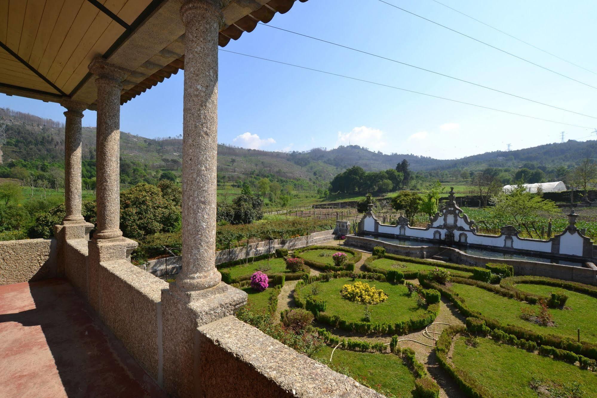 Bed and Breakfast Casa Do Ribeiro Guimarães Esterno foto