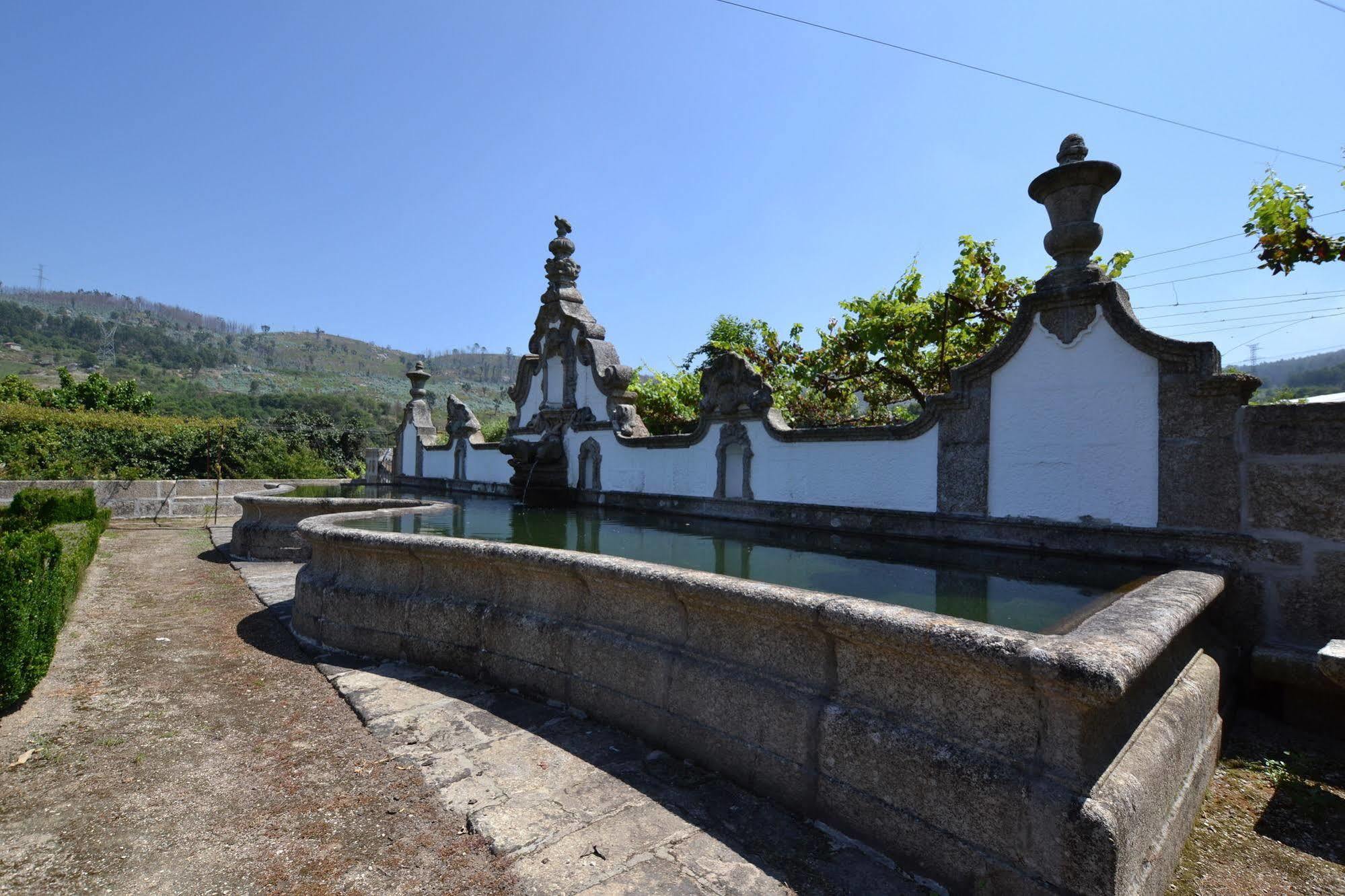 Bed and Breakfast Casa Do Ribeiro Guimarães Esterno foto